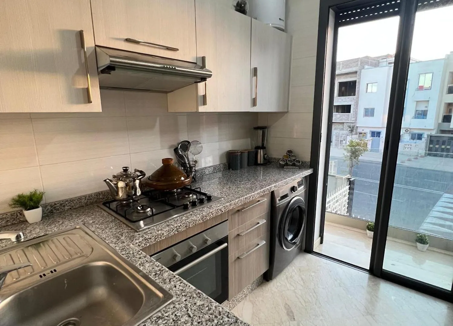 Bel Appartement A Deux Pas De La Plage Agadir